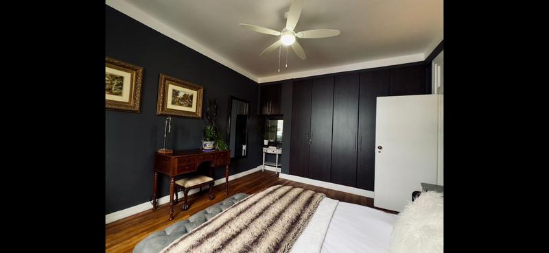 1 Bedroom Property for Sale in Sea Point Western Cape